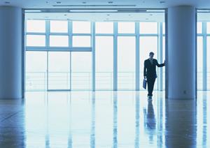 貸し倉庫を少ない費用で借りたいなら